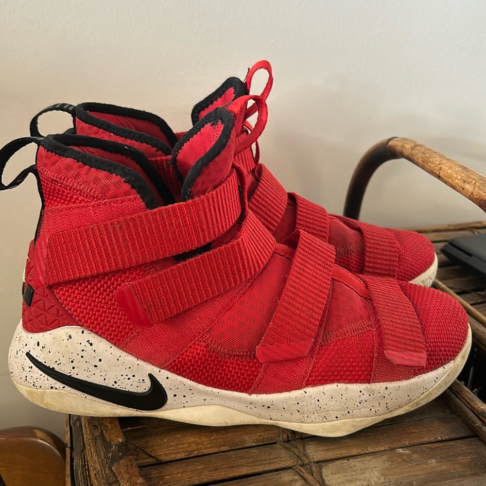 Lebron Zoom Soldier 11